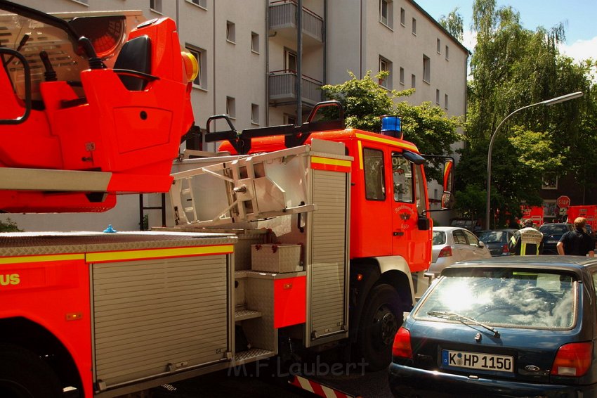 Feuerwehrmann verunglueckt Köln Kalk P26.JPG
